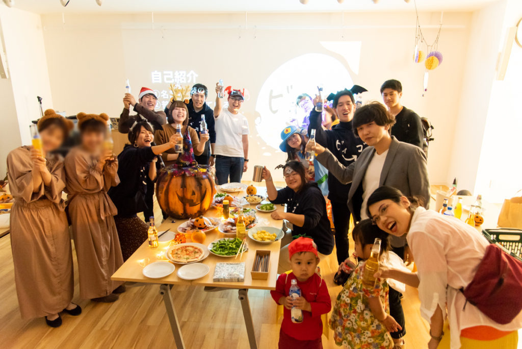2019年10月31日にコワーキングスペースビィーゴで開催された「DJハロウィンナイト」の様子