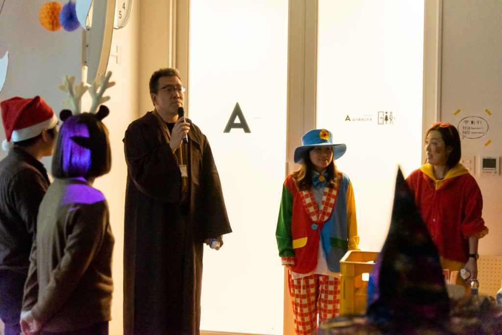 コワーキングスペースビィーゴでハロウィンに開催されたDJイベント「枚方ビオルネ 」スタッフも参加